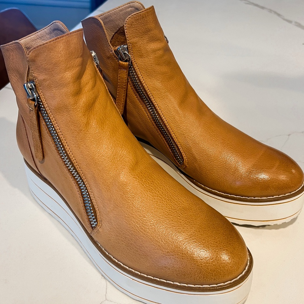 Anthropologie Silent D Nene Tan White Leather Ankle Wedge Boot EU 38 US 7 7.5 - Picture 10 of 16